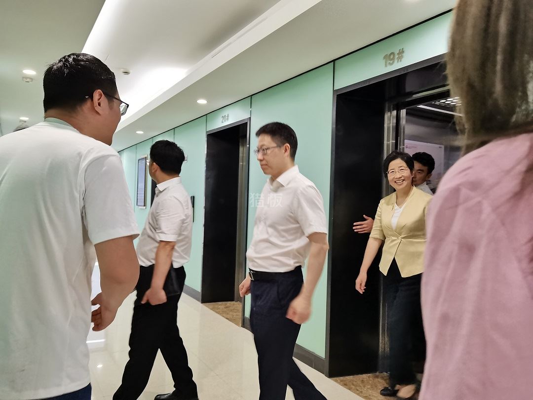 中文字幕无码他人妻味